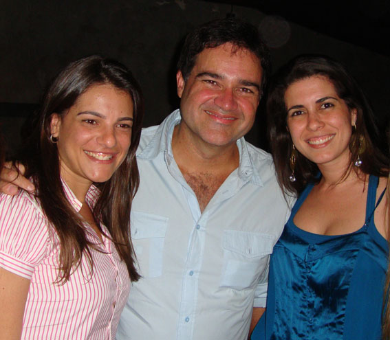 As sócias da Marcativa Aline Lasza e Aline Brault com Sérgio Valente