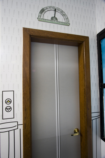 criacao (6) Quer ir ao banheiro? Pega o elevador!