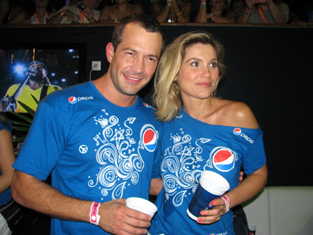 Malvino Salvador e Flávia Alessandra curtindo o Camarote Pepsi